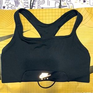 Medium black sports bra